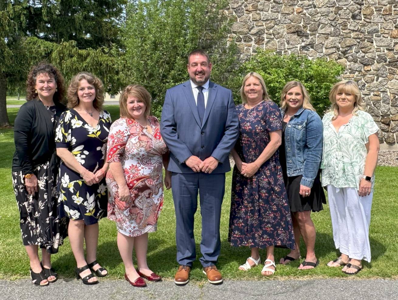 Image of Retirees with President Dupee